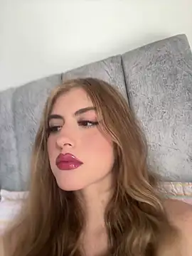 AlessiaLuxx online show from July 10, 2026, 7:38 pm