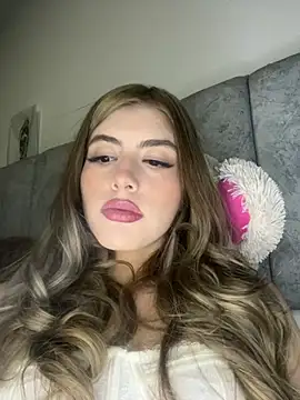AlessiaLuxx online show from July 25, 2026, 1:47 am