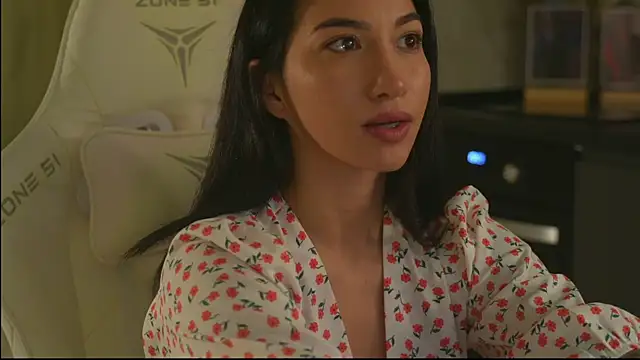 Snapshot of LeoBamble chatting on November 14, 2025, 4:06 pm LeoBamble online show from November 14, 2025, 4:06 pm