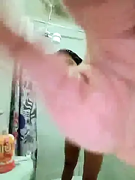 Snapshot of Briseida-White chatting on October 14, 2025, 11:33 am Briseida-White online show from October 14, 2025, 11:33 am