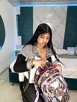 Snapshot of Briseida-White chatting on October 18, 2025, 11:55 am Briseida-White online show from October 18, 2025, 11:55 am