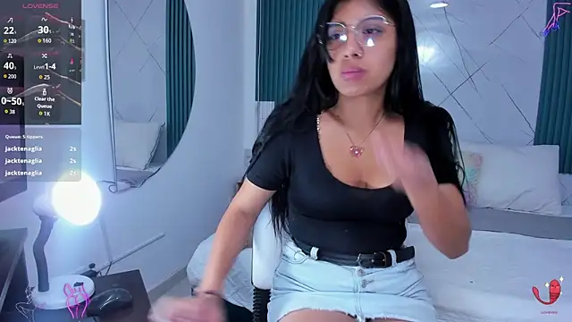 Snapshot of Briseida-White chatting on October 25, 2025, 11:51 am Briseida-White online show from October 25, 2025, 11:51 am