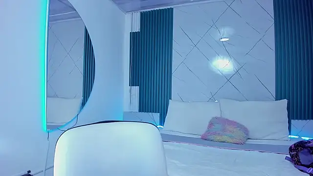 Snapshot of Briseida-White chatting on November 28, 2025, 11:46 am Briseida-White online show from November 28, 2025, 11:46 am