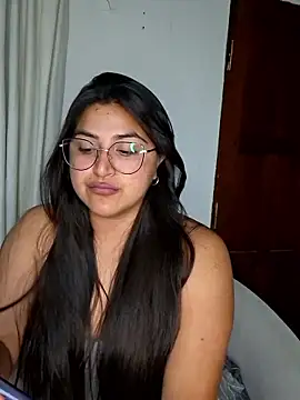 Snapshot of morenalatinaa chatting on January 17, 2026, 5:01 am morenalatinaa online show from January 17, 2026, 5:01 am