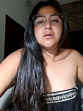 Snapshot of morenalatinaa chatting on February 2, 2026, 8:46 am morenalatinaa online show from February 2, 2026, 8:46 am