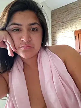 Snapshot of morenalatinaa chatting on February 15, 2026, 1:09 pm morenalatinaa online show from February 15, 2026, 1:09 pm