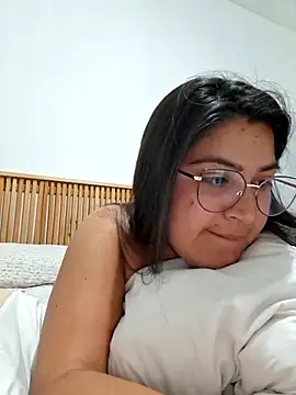 Snapshot of morenalatinaa chatting on February 27, 2026, 7:25 pm morenalatinaa online show from February 27, 2026, 7:25 pm