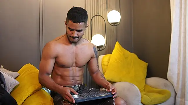 Reik Vonn online show from May 3, 2026, 8:26 pm