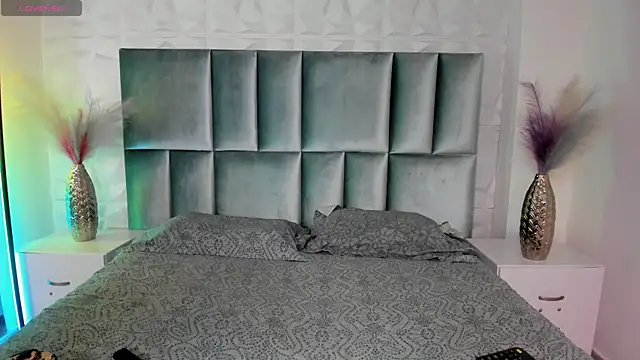 HollyPeach online show from July 6, 2026, 7:38 pm