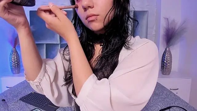 HollyPeach online show from July 15, 2026, 7:41 pm