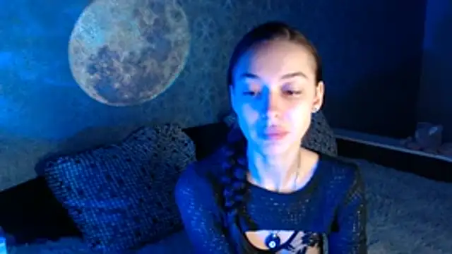 Daphne Darkthorn online show from November 13, 2025, 7:24 pm