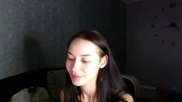 Daphne Darkthorn online show from December 1, 2025, 6:13 pm