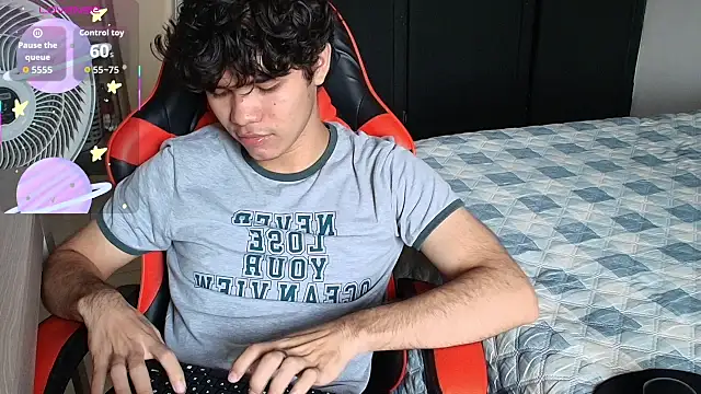 Im Camii online show from November 10, 2025, 7:13 pm