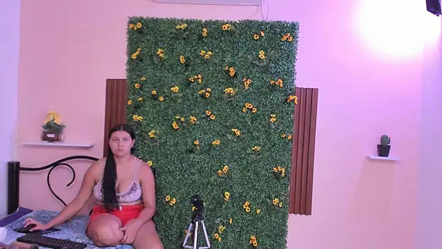 Snapshot of creysydulce chatting on November 25, 2025, 2:00 am creysydulce online show from November 25, 2025, 2:00 am