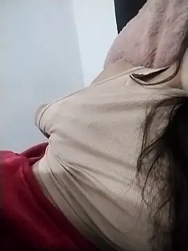 Snapshot of Thaila-Aurora chatting on October 28, 2025, 2:15 am Thaila-Aurora online show from October 28, 2025, 2:15 am