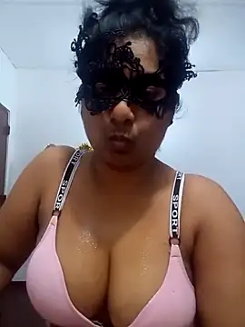 Snapshot of Expose_Queen chatting on May 3, 2026, 5:08 pm Expose Queen online show from May 3, 2026, 5:08 pm