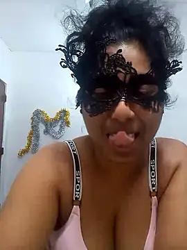 Snapshot of Expose_Queen chatting on June 6, 2026, 8:13 pm Expose Queen online show from June 6, 2026, 8:13 pm