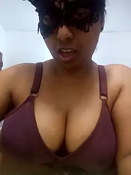 Expose Queen online show from June 18, 2026, 6:34 pm