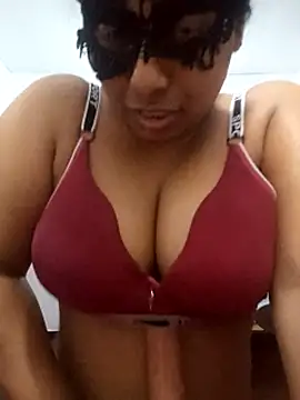 Expose Queen online show from June 19, 2026, 6:34 pm
