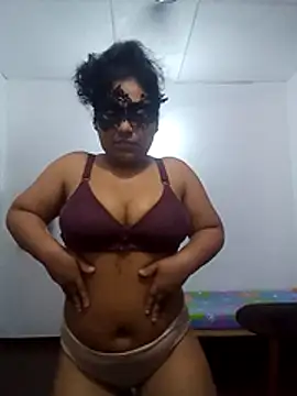 Expose Queen online show from June 21, 2026, 6:21 pm