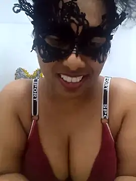 Expose Queen online show from July 9, 2026, 6:34 pm