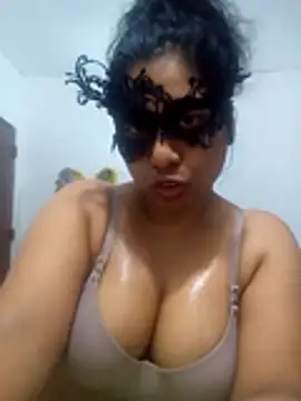 Expose Queen online show from July 28, 2026, 5:12 pm