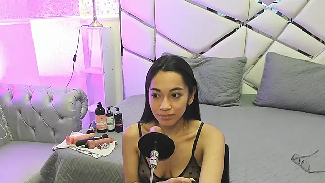 Snapshot of GabbiePrice chatting on June 11, 2026, 10:35 am GabbiePrice online show from June 11, 2026, 10:35 am