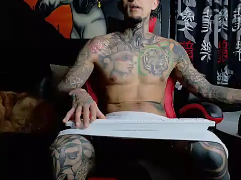 Snapshot of Molotov_Explosive chatting on October 29, 2025, 5:25 pm Molotov Explosive online show from October 29, 2025, 5:25 pm