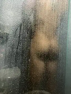 Snapshot of Molotov_Explosive chatting on November 9, 2025, 9:46 pm Molotov Explosive online show from November 9, 2025, 9:46 pm