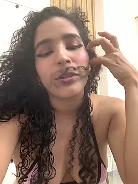 Snapshot of Belindamuller chatting on November 13, 2025, 3:49 am Belindamuller online show from November 13, 2025, 3:49 am