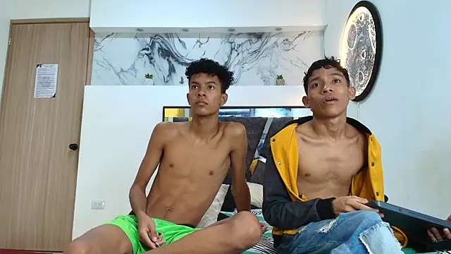 Snapshot of PYCS_BOYS chatting on October 21, 2025, 7:03 pm PYCS BOYS online show from October 21, 2025, 7:03 pm