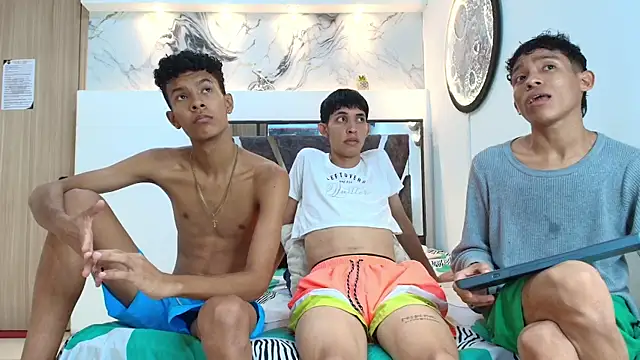 Snapshot of PYCS_BOYS chatting on October 22, 2025, 7:24 pm PYCS BOYS online show from October 22, 2025, 7:24 pm