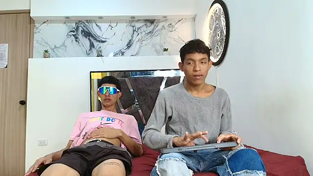 Snapshot of PYCS_BOYS chatting on November 2, 2025, 7:16 pm PYCS BOYS online show from November 2, 2025, 7:16 pm