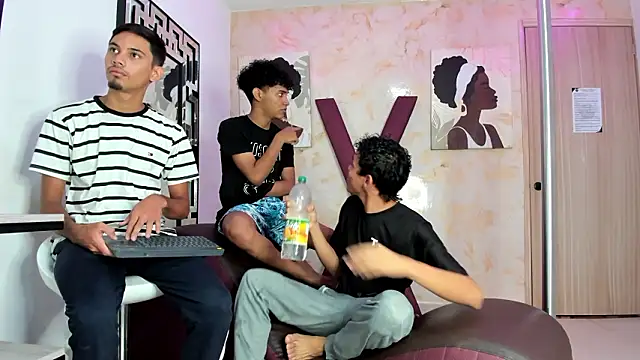 Snapshot of PYCS_BOYS chatting on March 20, 2026, 1:27 pm PYCS BOYS online show from March 20, 2026, 1:27 pm