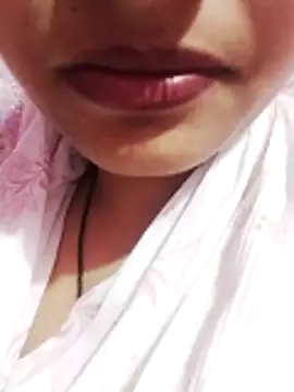 Snapshot of kiara-simmi chatting on November 2, 2025, 11:01 am kiara-simmi online show from November 2, 2025, 11:01 am