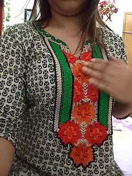 Tanha18 online show from June 9, 2026, 5:35 pm