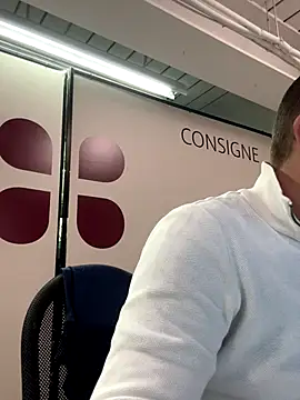 Snapshot of AlexGogo23 chatting on October 31, 2025, 8:48 am AlexGogo23 online show from October 31, 2025, 8:48 am