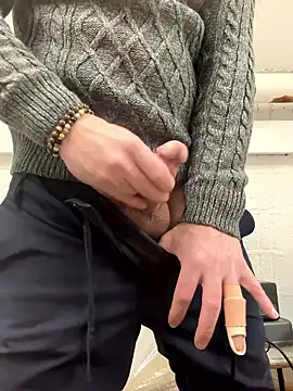 Snapshot of AlexGogo23 chatting on January 6, 2026, 5:11 am AlexGogo23 online show from January 6, 2026, 5:11 am