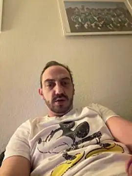 Snapshot of AlexGogo23 chatting on February 19, 2026, 1:12 am AlexGogo23 online show from February 19, 2026, 1:12 am