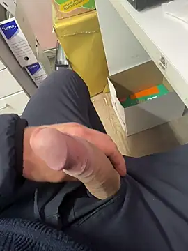 Snapshot of AlexGogo23 chatting on March 13, 2026, 6:03 pm AlexGogo23 online show from March 13, 2026, 6:03 pm