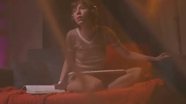 Snapshot of your_carrie chatting on November 12, 2025, 10:26 am your carrie online show from November 12, 2025, 10:26 am