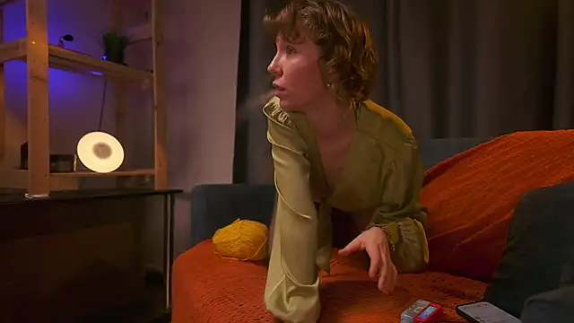 Snapshot of your_carrie chatting on December 3, 2025, 12:25 pm your carrie online show from December 3, 2025, 12:25 pm