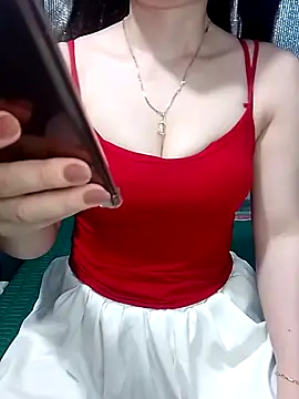 LeanaLy online show from May 18, 2026, 11:38 am