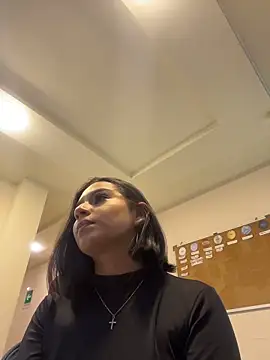 AlyssaRay online show from April 29, 2026, 5:06 pm