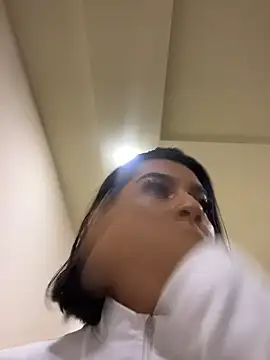 AlyssaRay online show from April 30, 2026, 4:57 pm