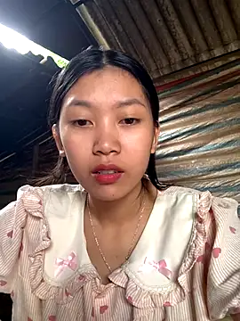 Snapshot of linh-lan1 chatting on November 17, 2025, 5:57 am linh-lan1 online show from November 17, 2025, 5:57 am