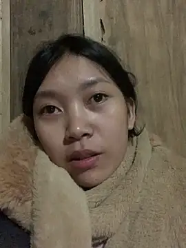 Snapshot of linh-lan1 chatting on November 27, 2025, 1:35 pm linh-lan1 online show from November 27, 2025, 1:35 pm