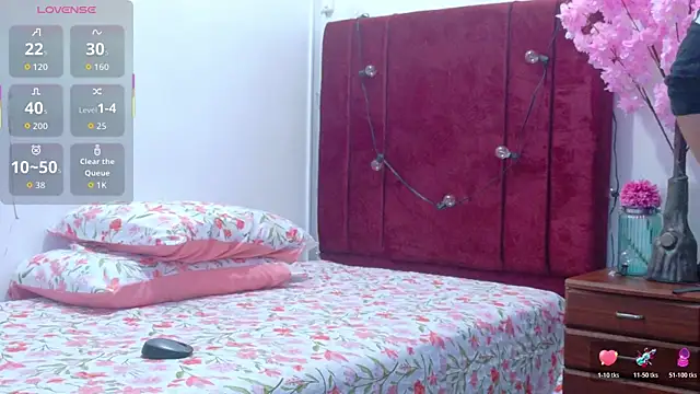 Snapshot of chubbykinkyygirl chatting on November 7, 2025, 12:49 pm chubbykinkyygirl online show from November 7, 2025, 12:49 pm