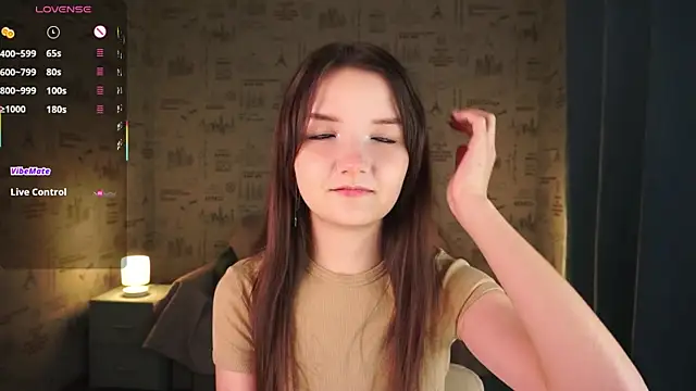 Snapshot of _Cute_World_ chatting on November 18, 2025, 9:08 pm Cute World online show from November 18, 2025, 9:08 pm