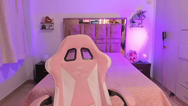 MIACUTEE  online show from February 23, 2026, 11:24 pm